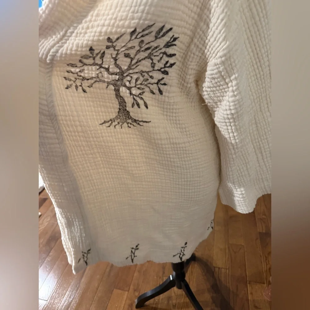 The Gacca Wood Block Print Cream Tree Print Women's Muslin Jacket Kimono Robe